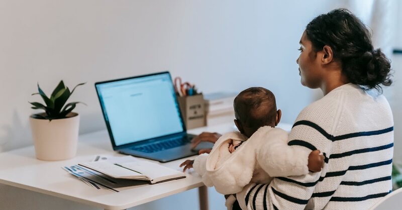 Sécurité bébé : conseils pour protéger votre enfant des dangers domestiques